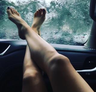 Genie Bouchard feet photo thumbnail