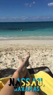 Genie Bouchard feet photo thumbnail