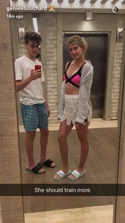 Genie Bouchard feet photo thumbnail