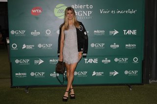 Genie Bouchard feet photo thumbnail