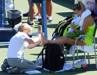 Genie Bouchard feet photo thumbnail