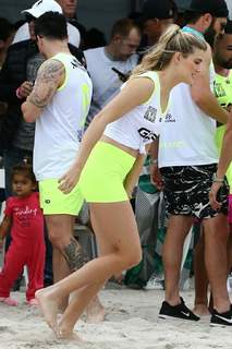 Genie Bouchard feet photo thumbnail
