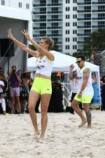 Genie Bouchard feet photo thumbnail