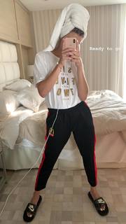 Genie Bouchard feet photo thumbnail