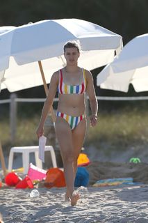 Genie Bouchard feet photo thumbnail