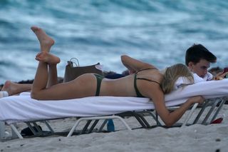 Genie Bouchard feet photo thumbnail
