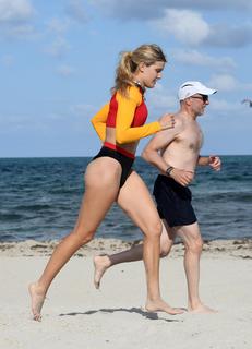 Genie Bouchard feet photo thumbnail