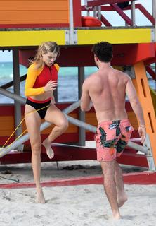Genie Bouchard feet photo thumbnail