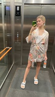 Genie Bouchard feet photo thumbnail