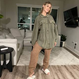 Genie Bouchard feet photo thumbnail