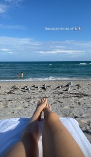 Genie Bouchard feet photo thumbnail