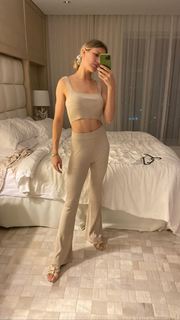 Genie Bouchard feet photo thumbnail