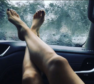 Genie Bouchard feet photo thumbnail