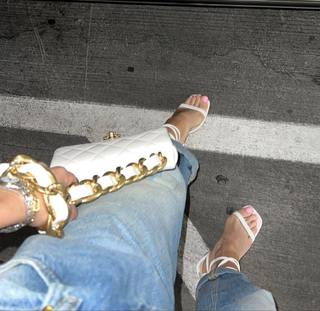 Genie Bouchard feet photo thumbnail