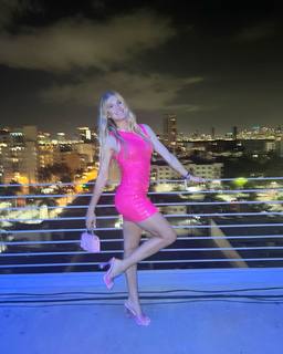 Genie Bouchard feet photo thumbnail