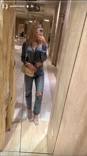 Genie Bouchard feet photo thumbnail