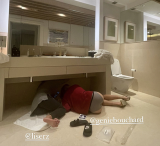 Genie Bouchard feet photo thumbnail