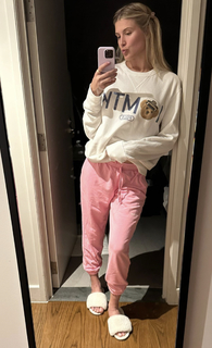 Genie Bouchard feet photo thumbnail