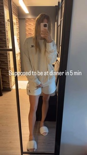 Genie Bouchard feet photo thumbnail