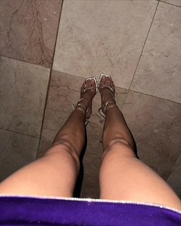 Genie Bouchard feet photo thumbnail