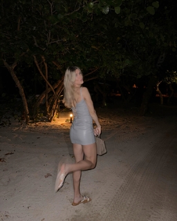 Genie Bouchard feet photo thumbnail