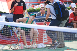 Genie Bouchard feet photo thumbnail