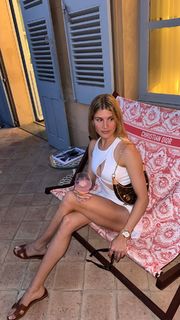 Genie Bouchard feet photo thumbnail