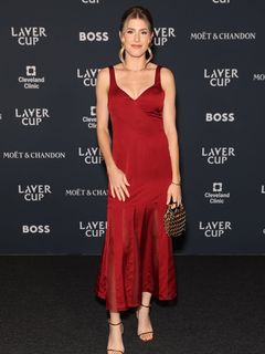 Genie Bouchard feet photo thumbnail