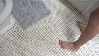 Geo Antoinette feet photo thumbnail