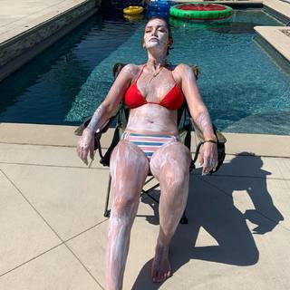 Geo Antoinette feet photo thumbnail