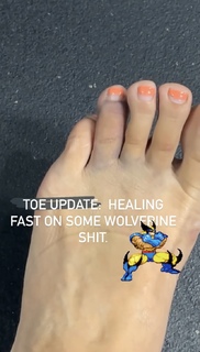 Geo Antoinette feet photo thumbnail