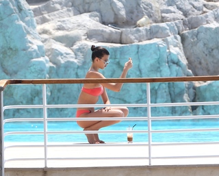 Georgia Fowler feet photo 1