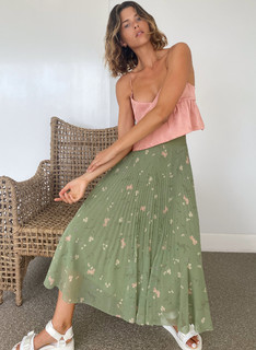Georgia Fowler feet photo 3