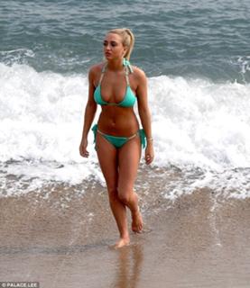 Georgia Harrison feet photo 10