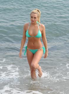 Georgia Harrison feet photo 8