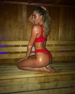 Georgia Harrison feet photo 3
