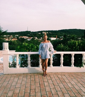 Georgia Hirst feet photo thumbnail