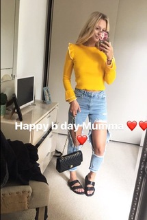 Georgia Hirst feet photo thumbnail