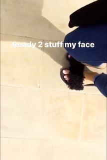 Georgia Hirst feet photo thumbnail