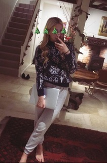 Georgia Hirst feet photo thumbnail