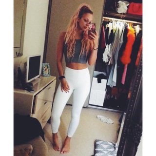 Georgia Hirst feet photo thumbnail
