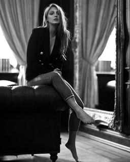 Georgia Hirst feet photo thumbnail