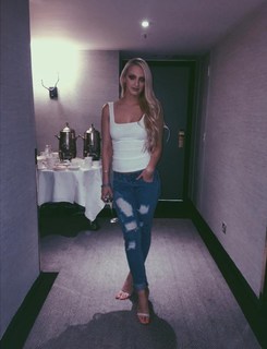 Georgia Hirst feet photo thumbnail