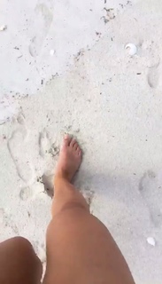 Georgia Hirst feet photo thumbnail
