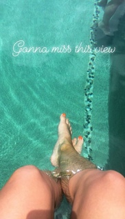 Georgia Hirst feet photo thumbnail