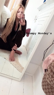 Georgia Hirst feet photo thumbnail