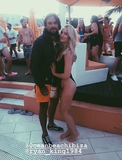 Georgia Hirst feet photo thumbnail