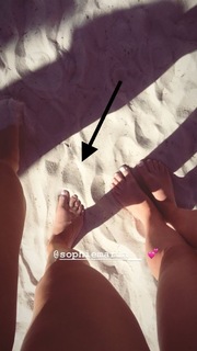 Georgia Hirst feet photo thumbnail