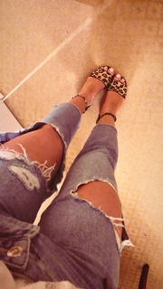 Georgia Hirst feet photo thumbnail