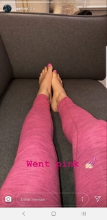 Georgia Hirst feet photo thumbnail